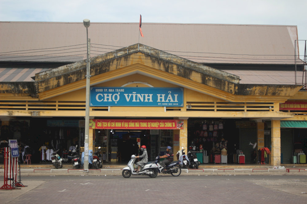 Vinh Hai Market is an indispensable part of the local community's life